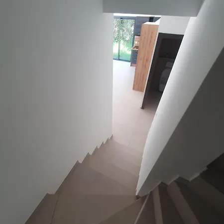 Charmante Neuve Au Bord De La Villa