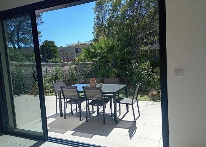 Charmante Neuve Au Bord De La Сен-Рафаель