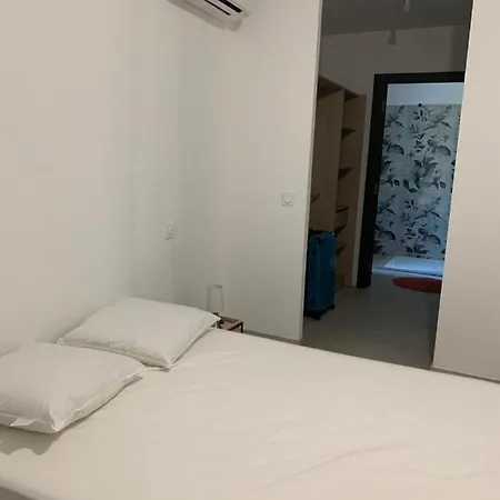 Vila Charmante Neuve Au Bord De La