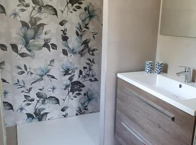 Charmante Neuve Au Bord De La Vila *